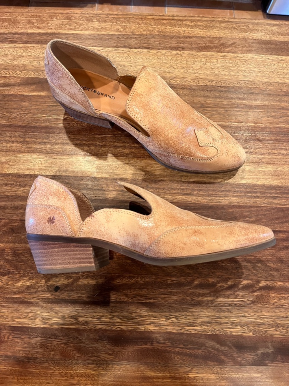 Lucky cut out leather shoes size 10 - Picture 2 of 10